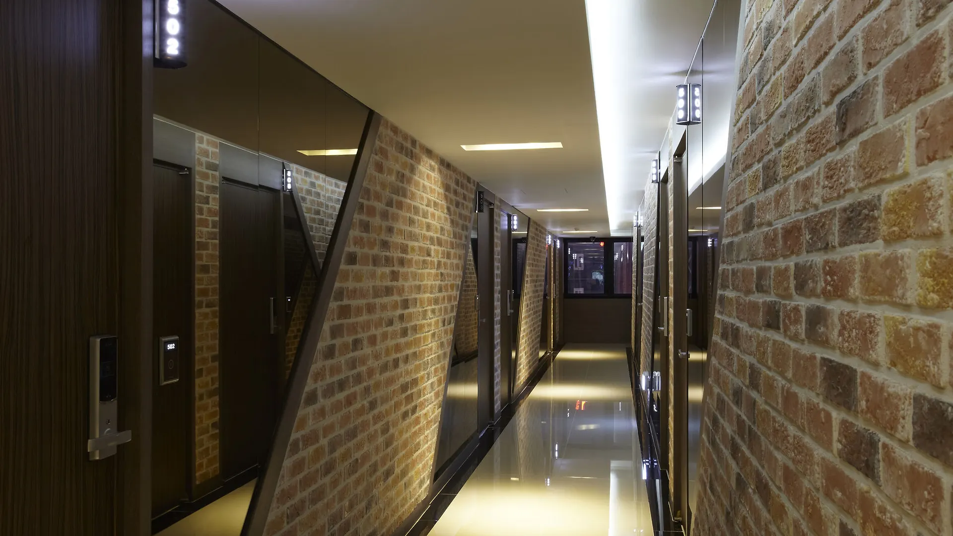 Cloud 9 Hotel Busan